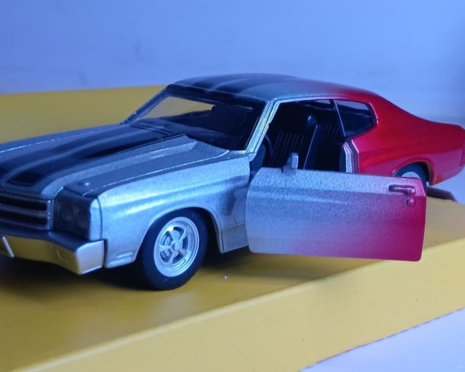CCA 1:36 12019 CHEVROLET CHEVELLE 454(1970) SILVER RED DIECAST MODEL