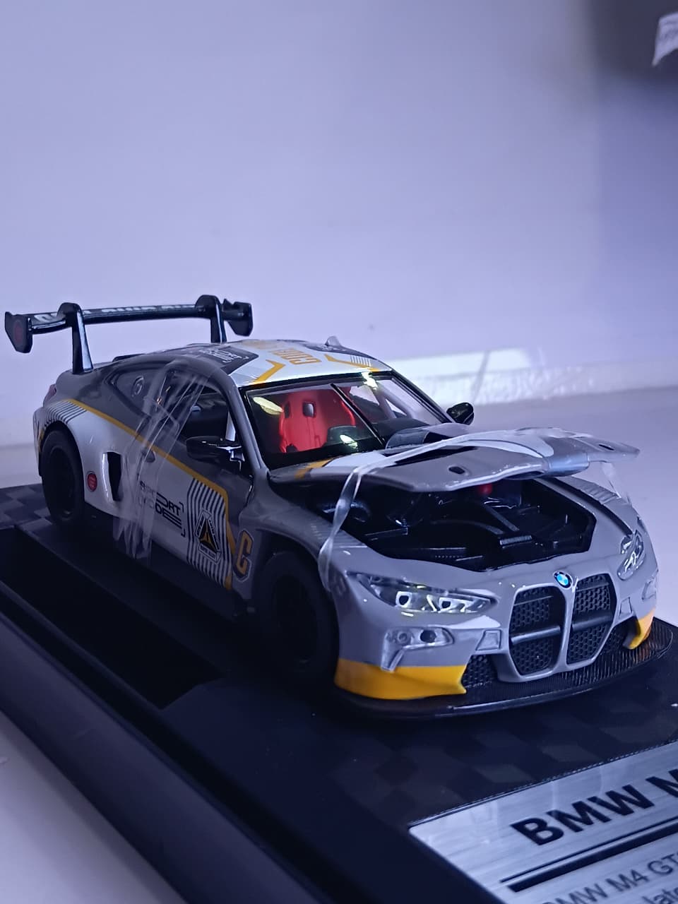 CCA 1:32 BMW M4 GT3 DIECAST MODEL  88715A CAR