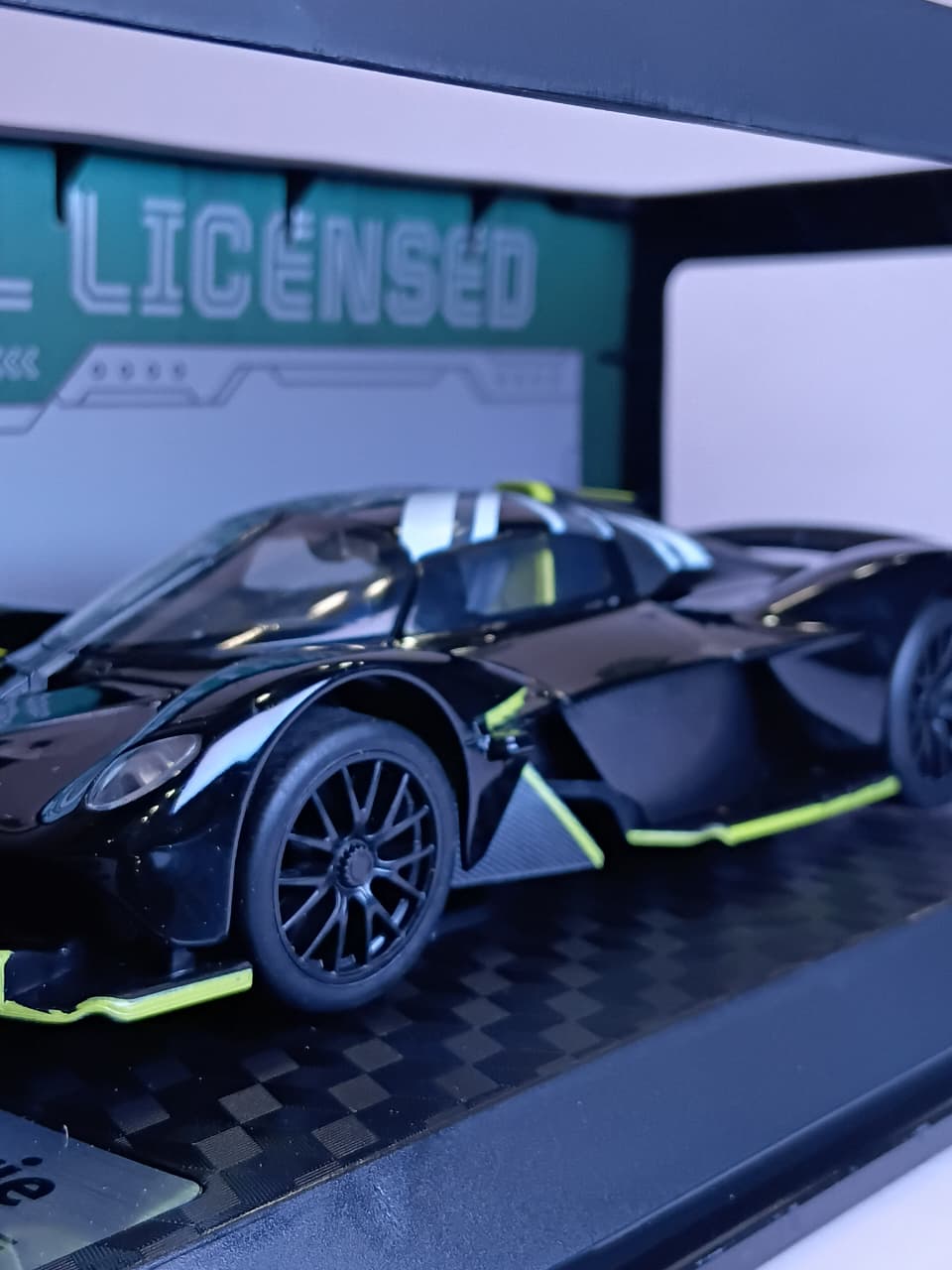 CCA ASTON MARTIN VALKYRIE 1:23 DIECAST MODEL 862298A BLACK