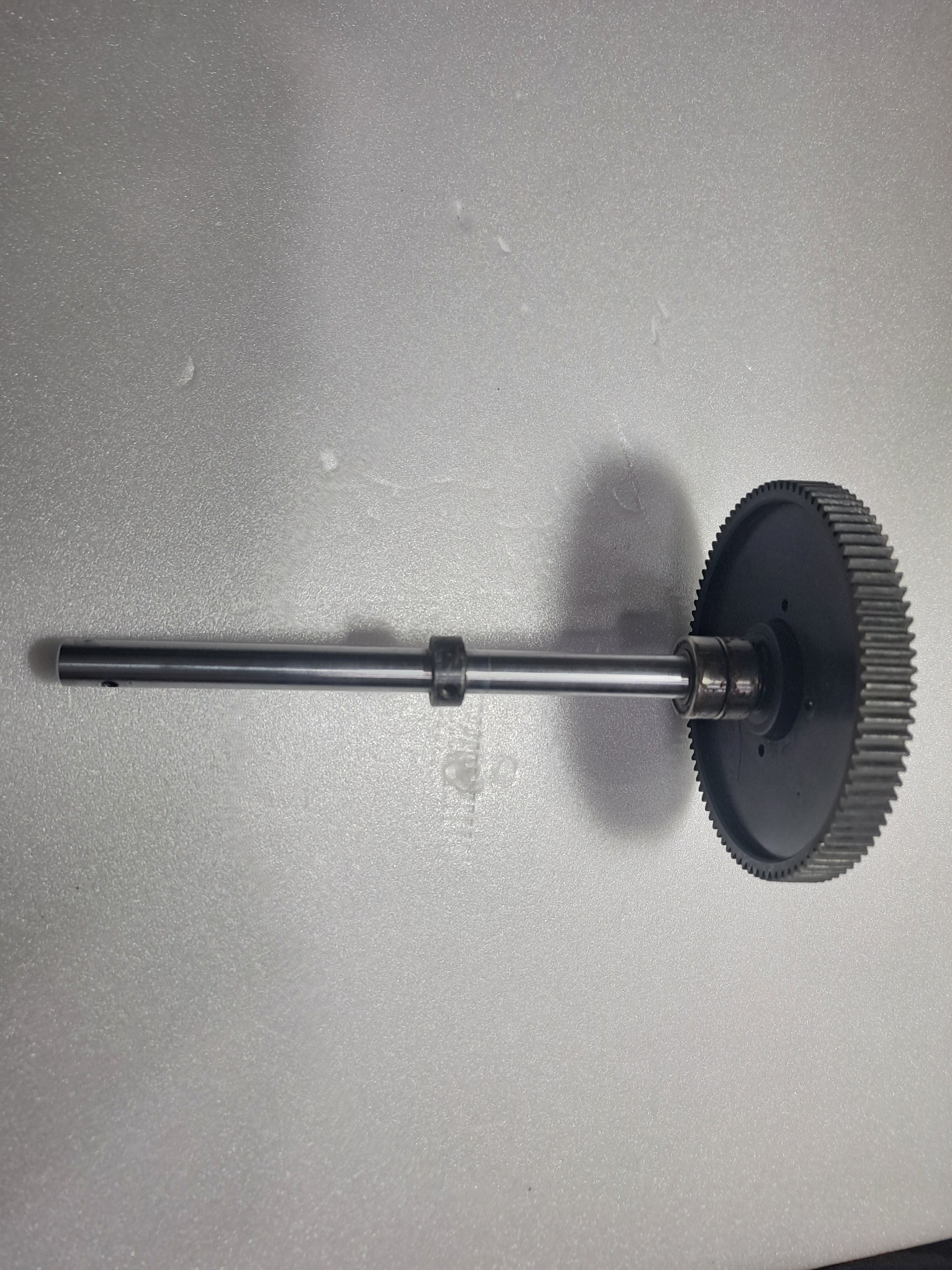 550 SIZE HELI MAIN SHAFT AND GEAR ASSEMBLY PRE-OWNED