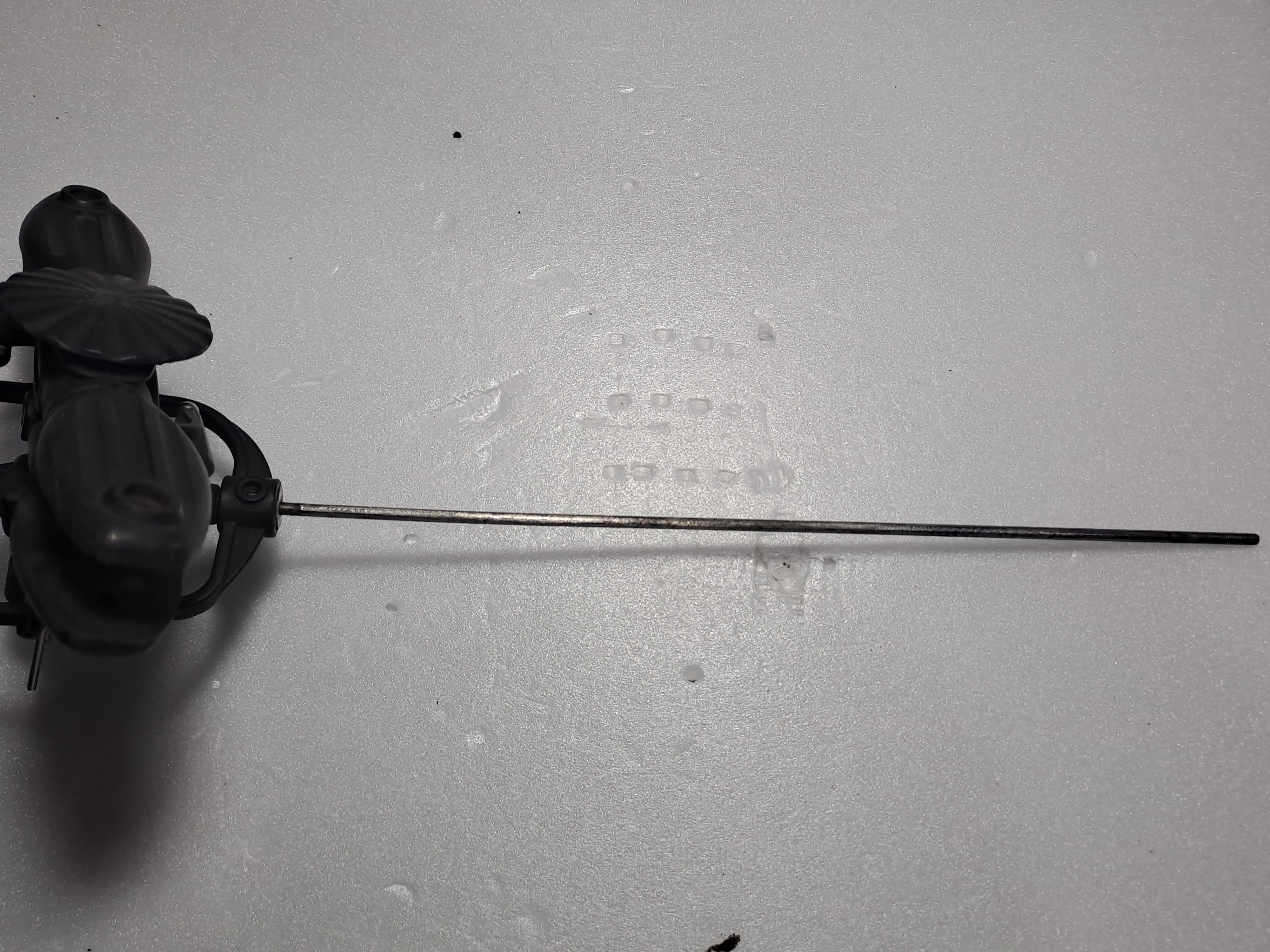 550 SIZE HELI HEAD ASSEMBLY WITH FLY BAR CAGE AND ROD PRE-OWNED