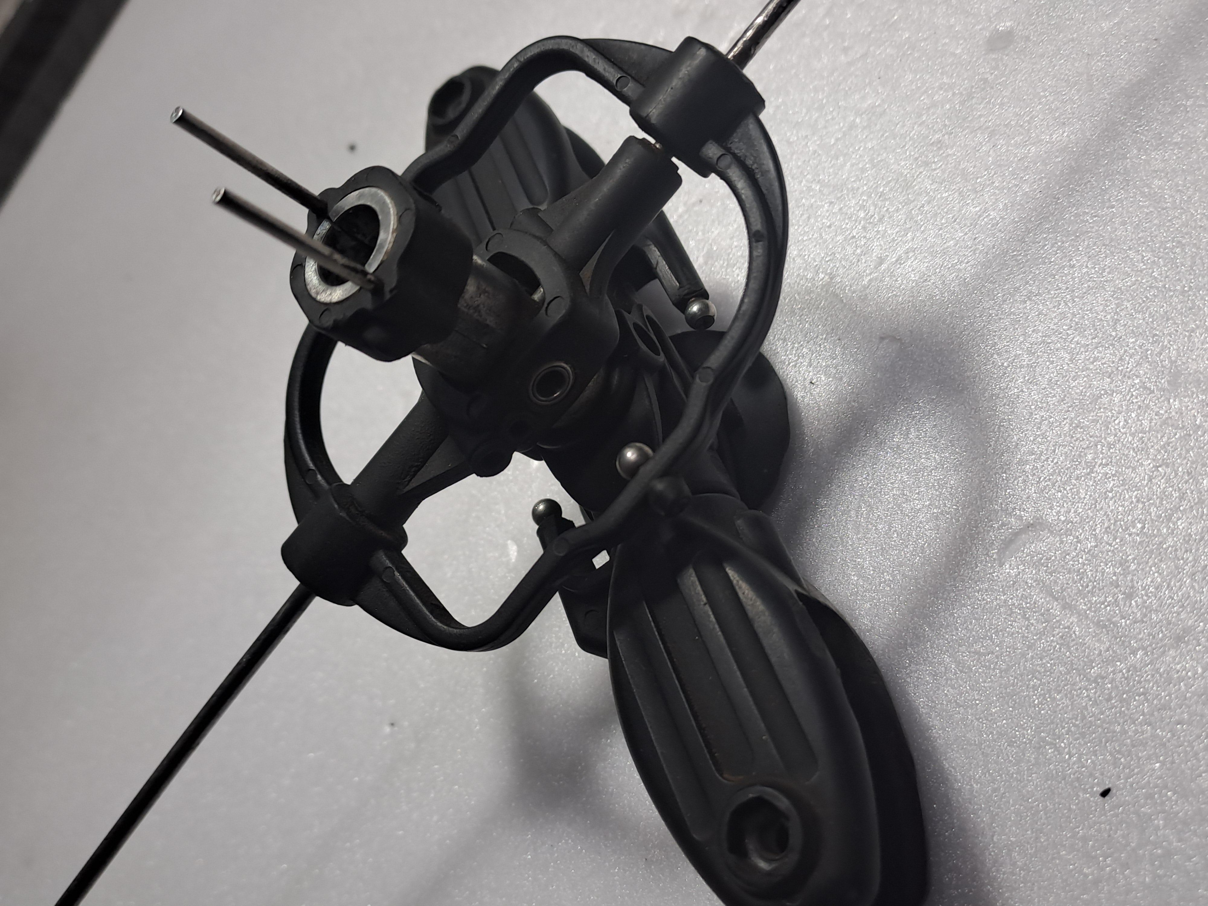 550 SIZE HELI HEAD ASSEMBLY WITH FLY BAR CAGE AND ROD PRE-OWNED