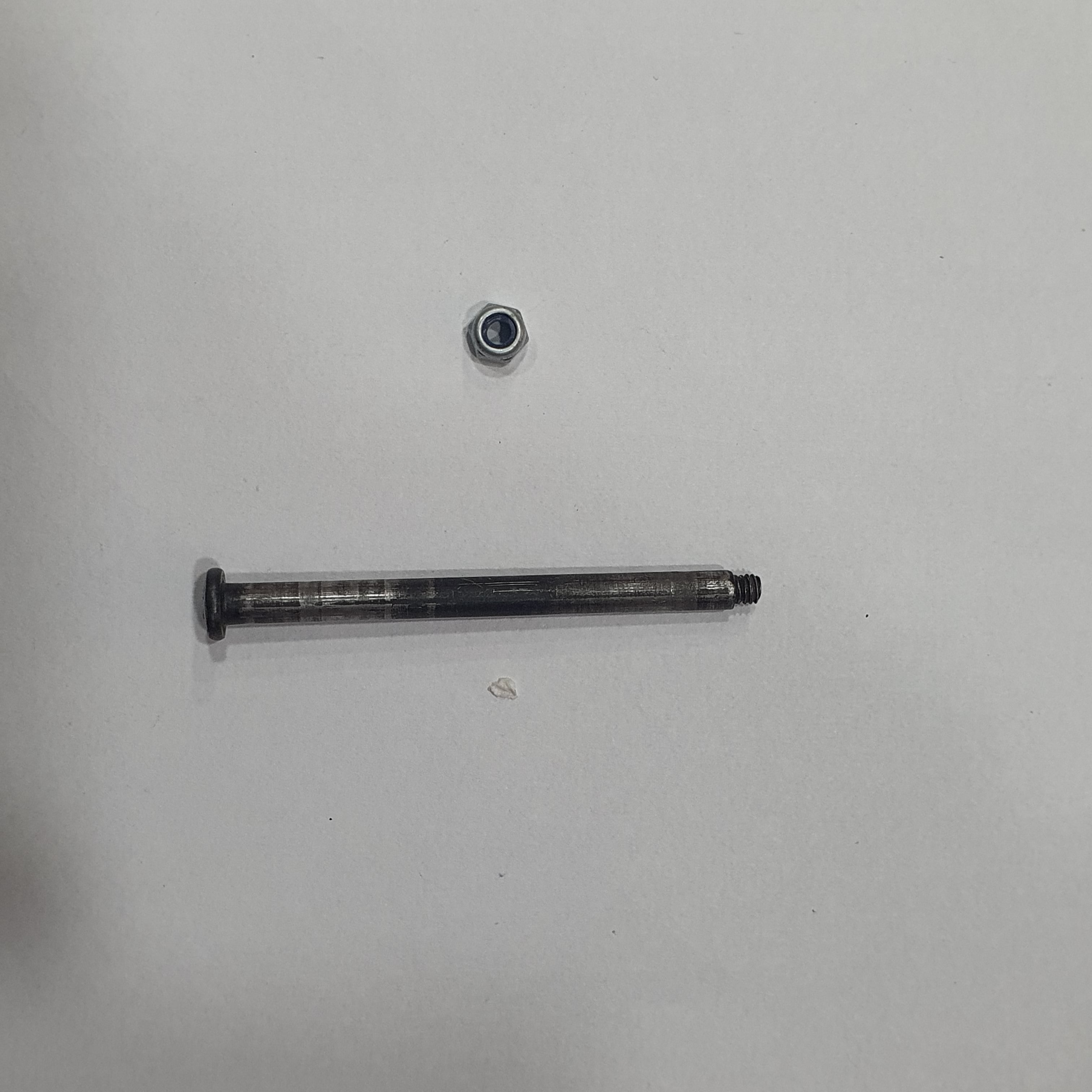 HUINA 1583 SPARE PART CENTRE BOLT 68X5MM