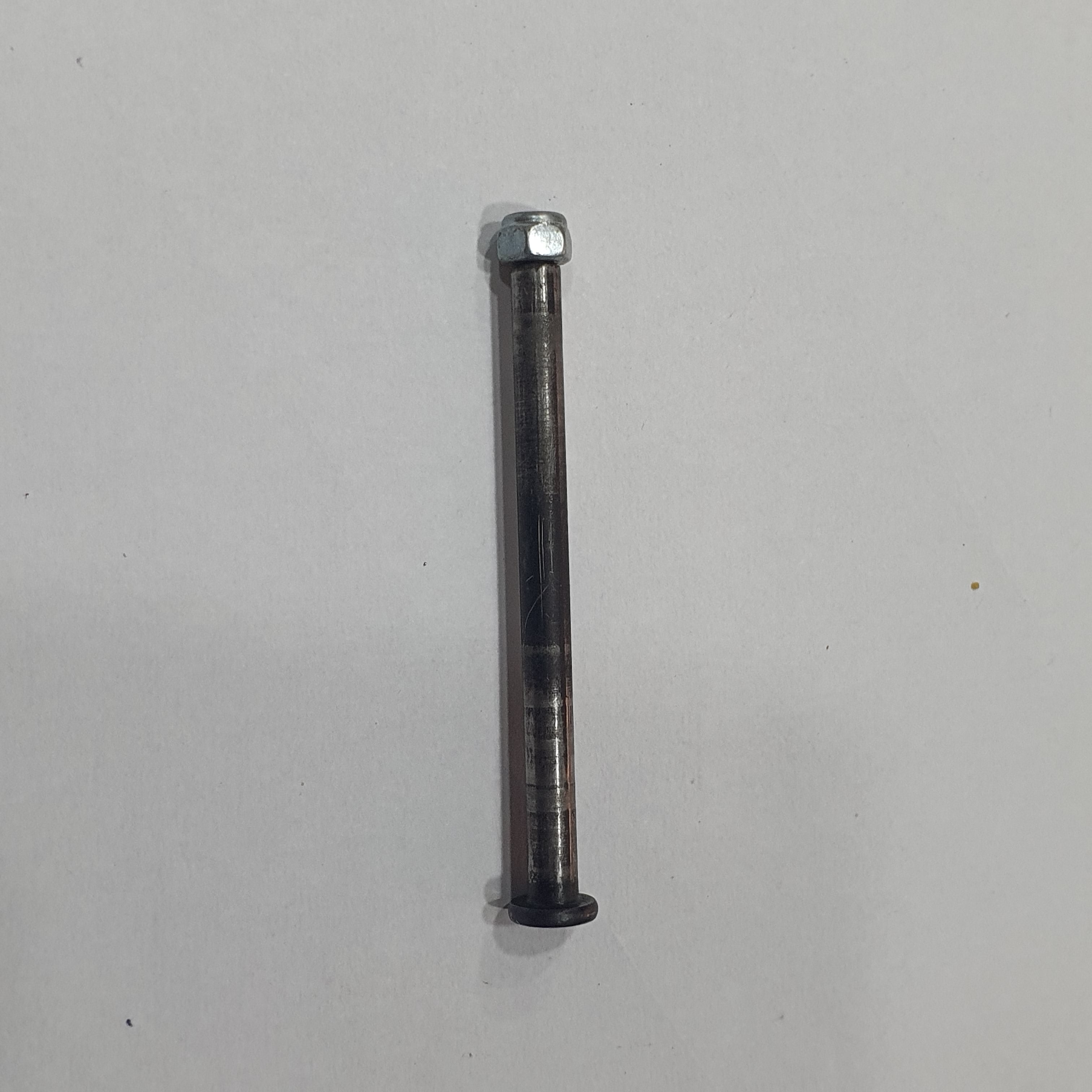 HUINA 1583 SPARE PART CENTRE BOLT 68X5MM
