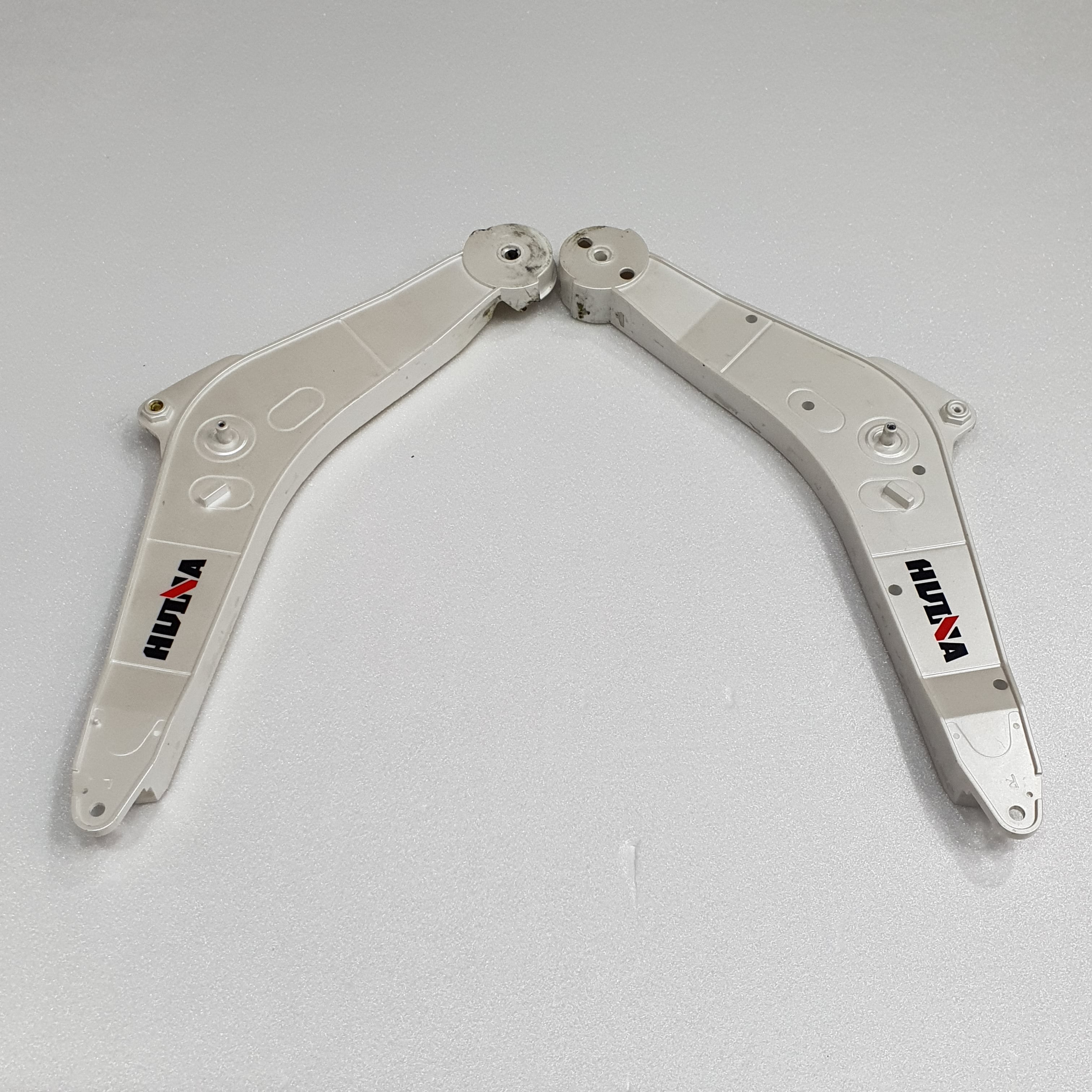 HUINA 1594 SPARE PART MAIN BOOM (DAMAGED)