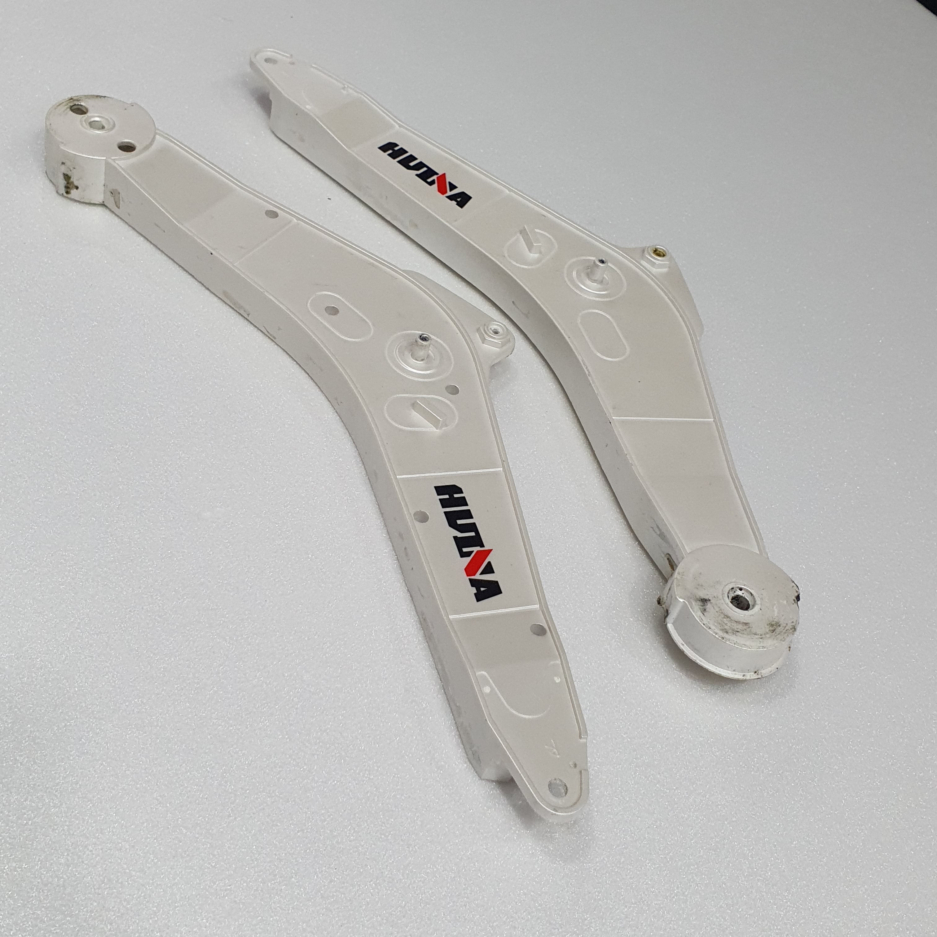 HUINA 1594 SPARE PART MAIN BOOM (DAMAGED)