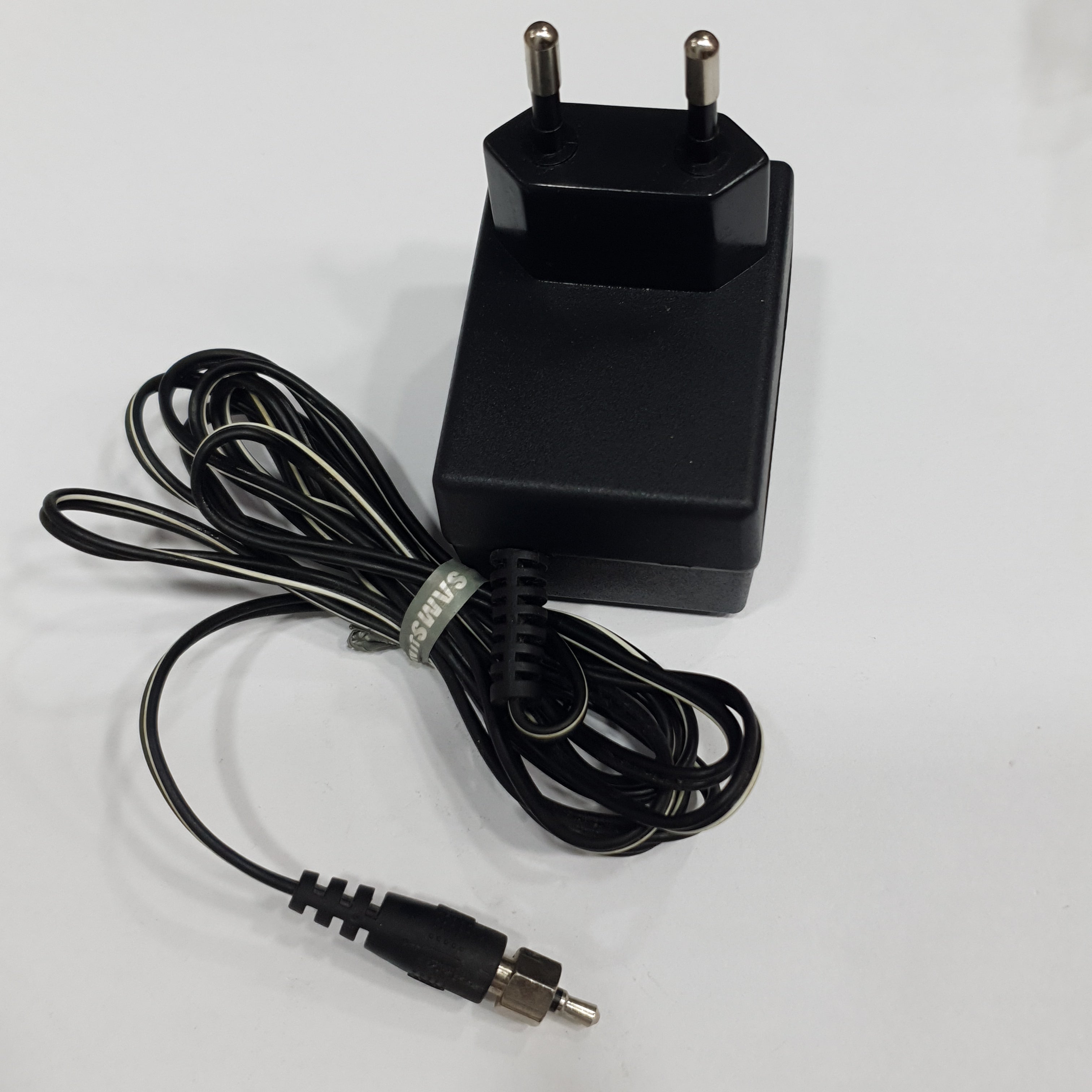THUNDER TIGER GLOW STARTER CHARGER AC INPUT:230V 4 WATT DC OUTPUT:1.2V 245MA