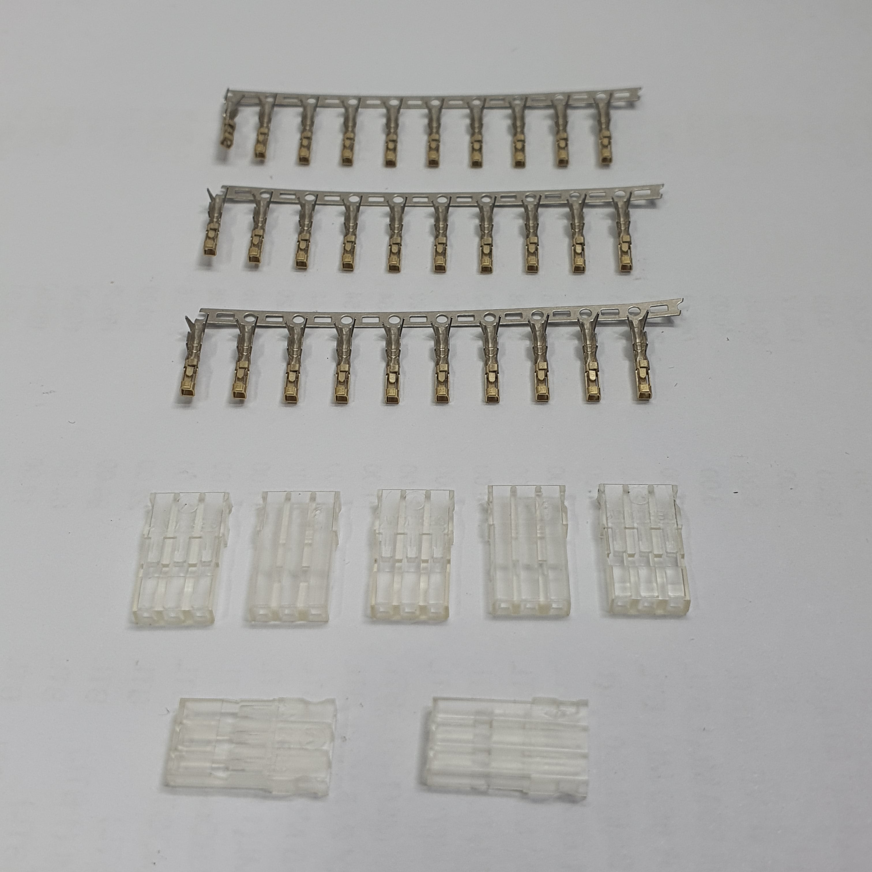 POWER BOX JR SERVO CONNECTOR - PACK OF 10 FEMALE SERVO LEADS AND EXTENSIONS GOLD PLATED PINS FOR HIGH CONDUCTIVITY
