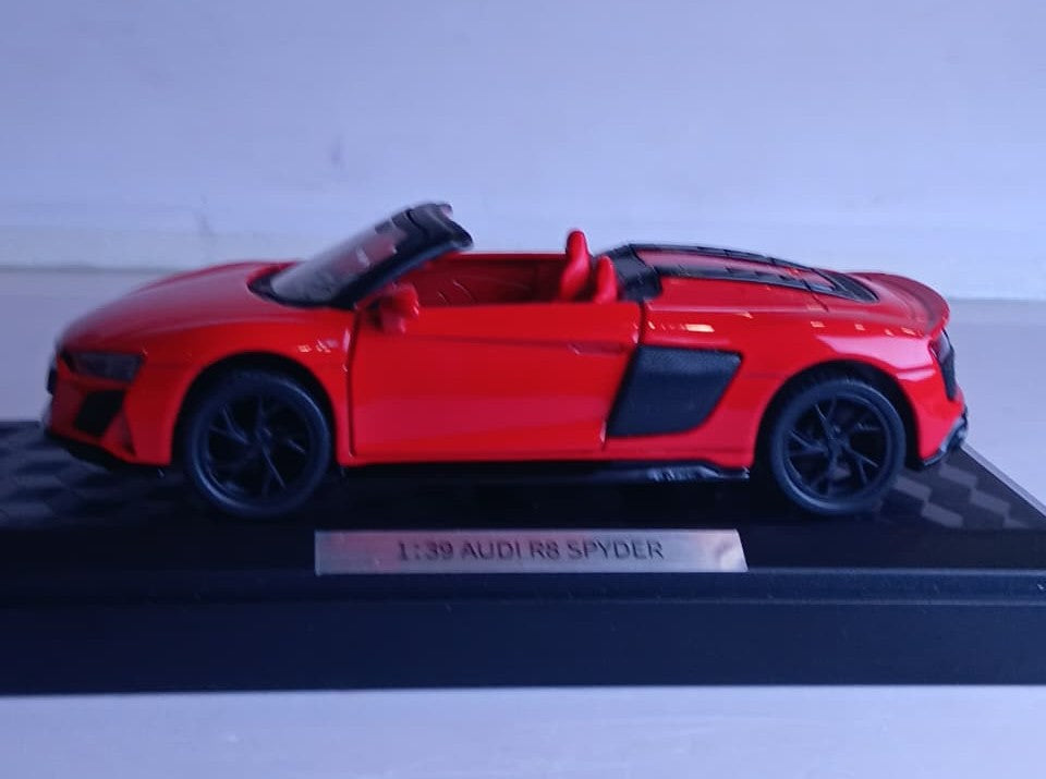 CCA 1:39 AUDI R8 SPYDER DIECAST MODEL 67112C RED