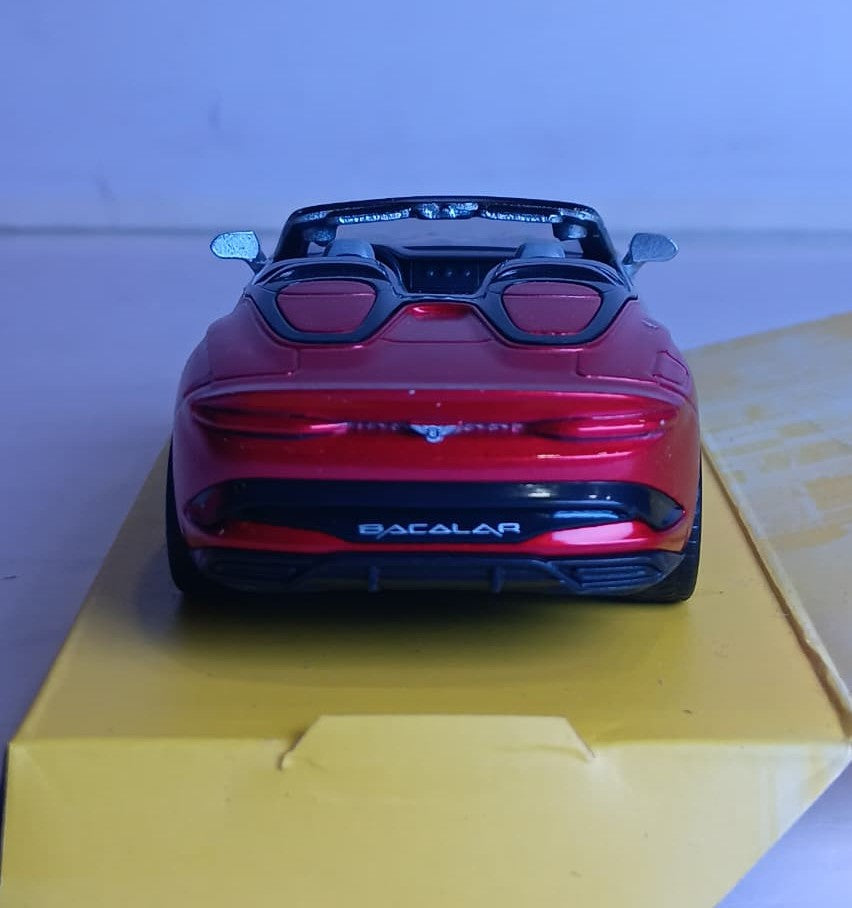 CCA 1:36 12016 BENTLEY MULLINER BACALAR SILVER RED DIECAST MODEL