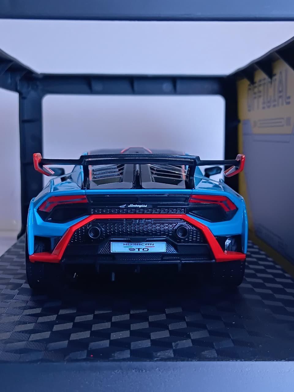 CCA LAMBORGHINI HURACAN STO SKY BLUE 1/24 SCALE 68284K
