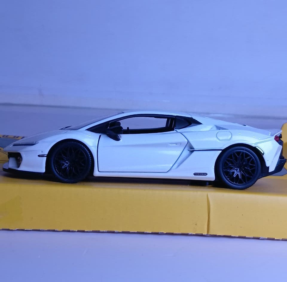 CCA LAMBORGHINI TEMERARIO 1:32 DIECAST MODEL 881754 WHITE