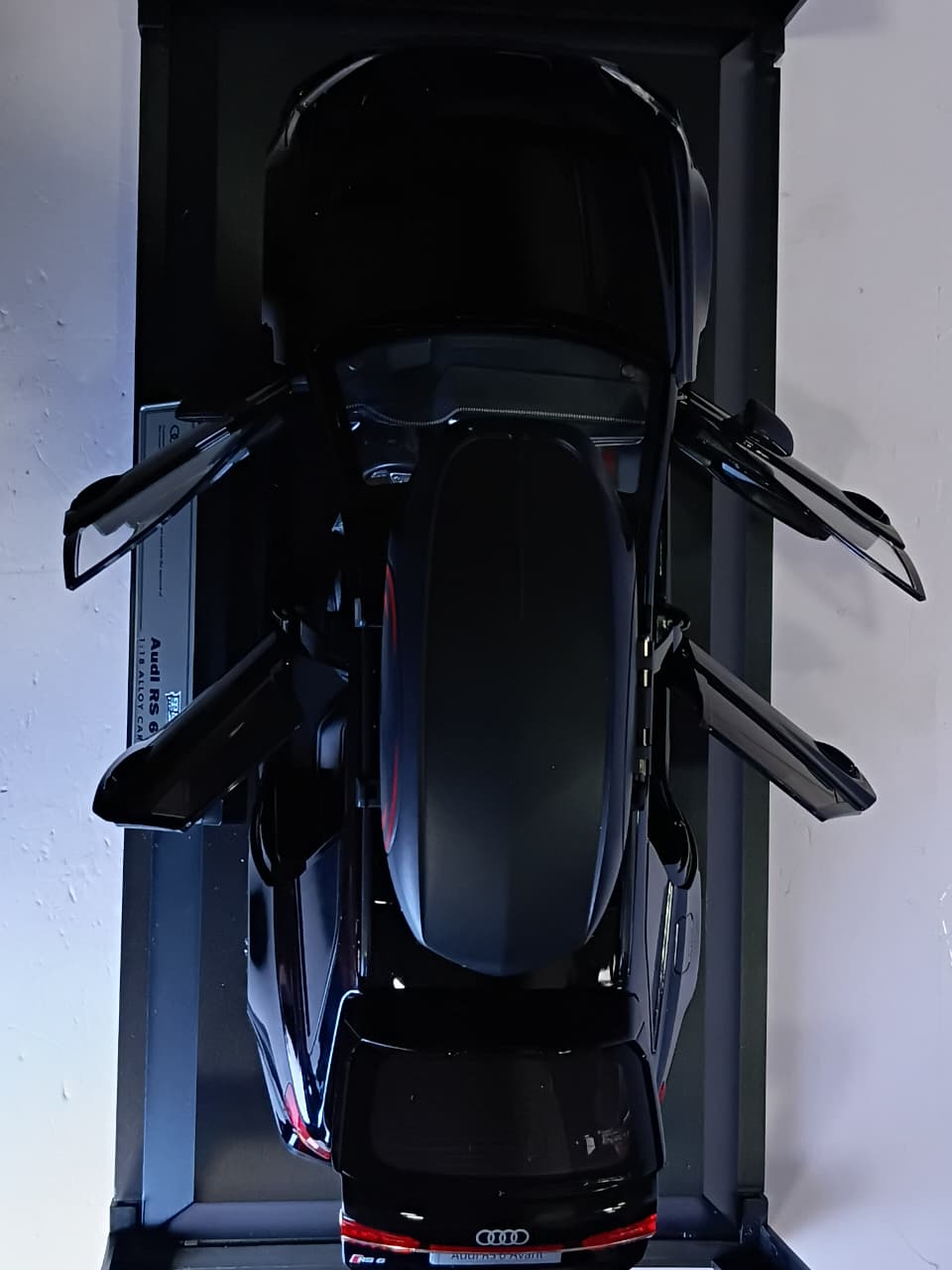 1:18 H1152 DIE CAST AUDI RS 6 AVANT MODEL BLACK