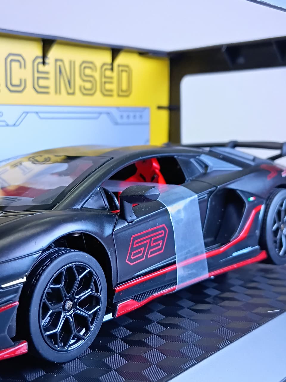CCA LAMBORGHINI AVENTADOR SVJ 63 1/24 SCALE BLACK 68269K
