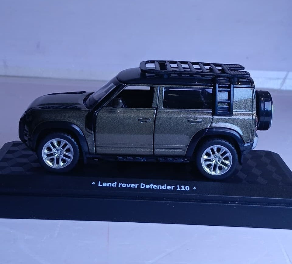 CCA 1:43 LAND ROVER DEFENDER 110 DIECAST MODEL 67102A CAR GREEN