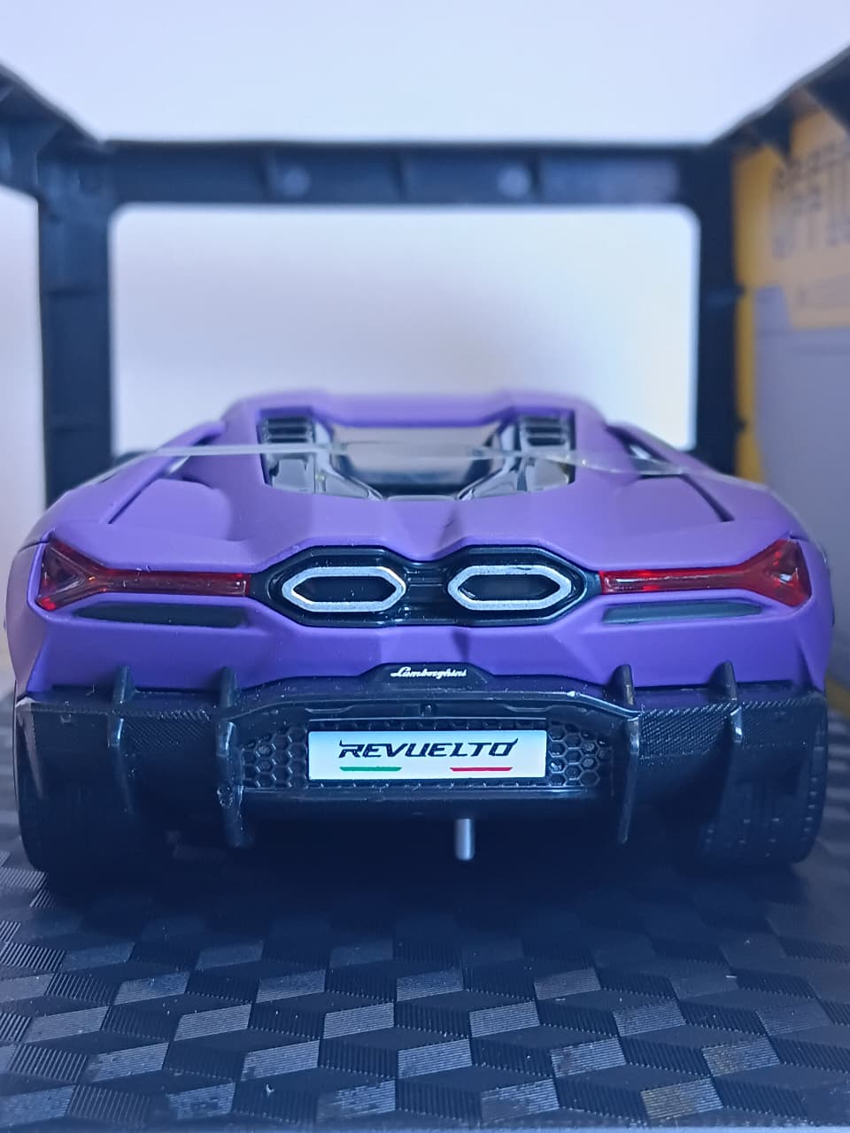CCA LAMBORGHINI REVUELTO 1:24 DIECAST SCALE MODEL 68272K PURPLE