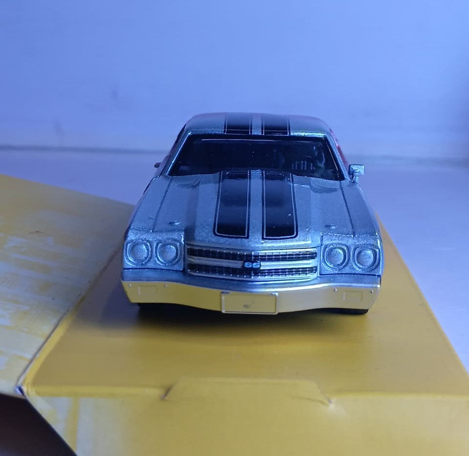 CCA 1:36 12019 CHEVROLET CHEVELLE 454(1970) SILVER RED DIECAST MODEL