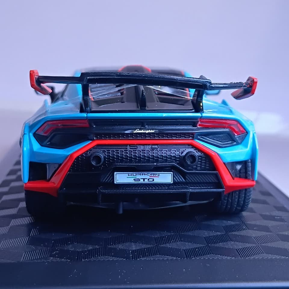 CCA LAMBORGHINI HURACAN STO 1:31 DIECAST MODEL 88716A BLUE