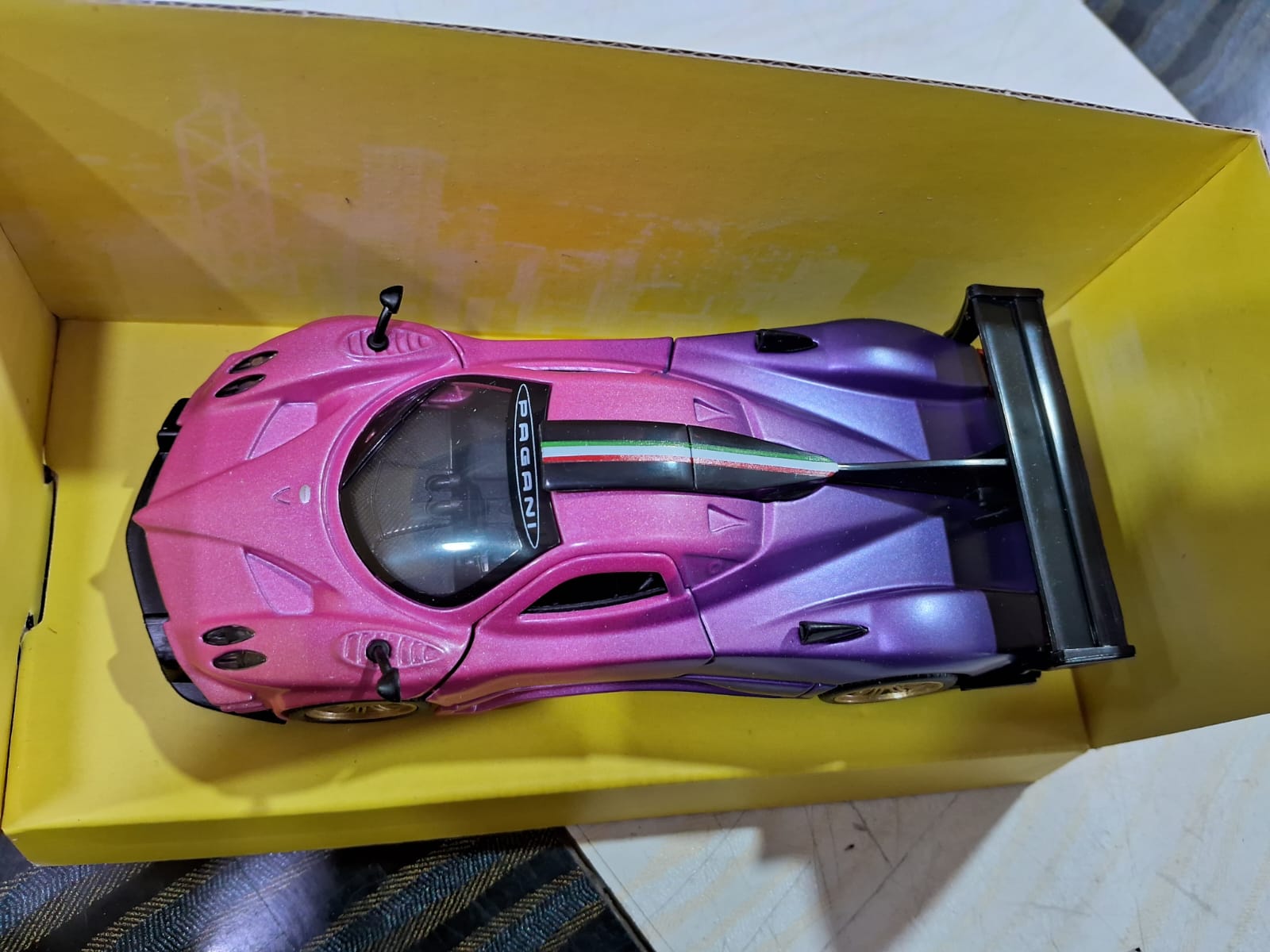 CCA 1:36 PAGANI ZONDA REVOLUCION DIECAST MODEL 12007 CAR PINK/PURPLE
