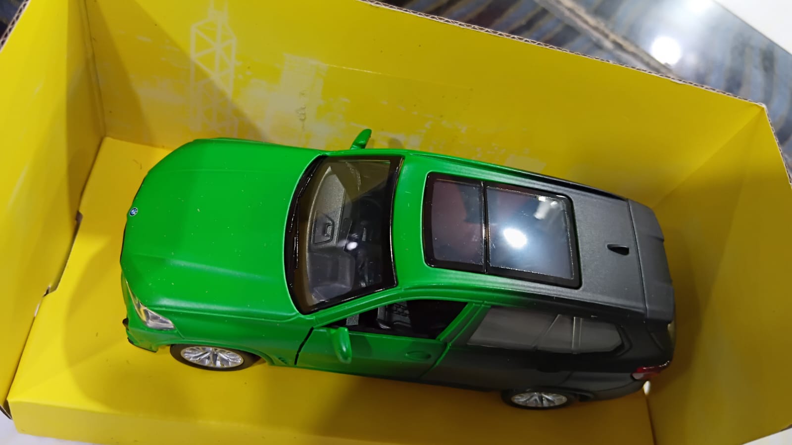 CCA 1:36 BMW X5M DIECAST MODEL 12026 CAR GREEN/BLACK