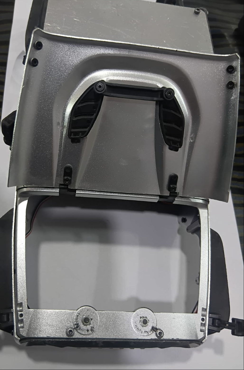 MJX HYPER GO H12Y+ (PLUS) BODY ASSEMBLY WITH LED LIGHT (P12Y01) SILVER QUALITY PRE OWNED