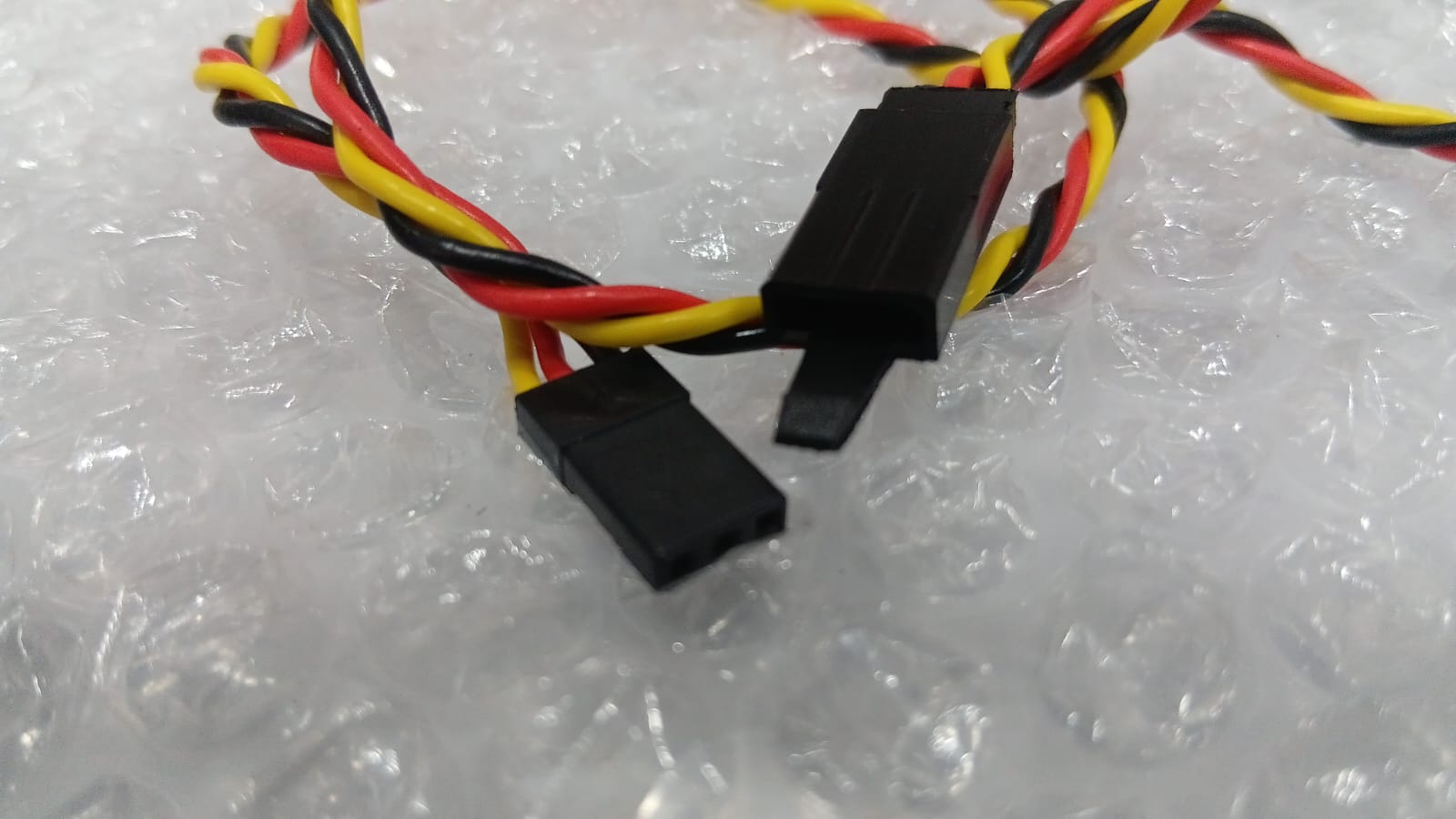 SAFECONNECT TWISTED 60CM 22AWG SERVO LEAD EXTENTION (JR) CABLE WITH HOOK