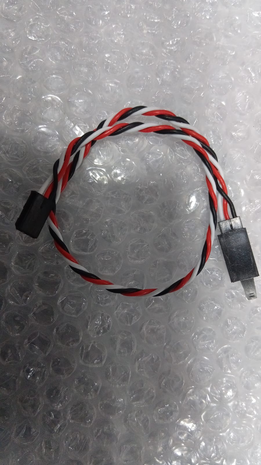 SAFECONNECT TWISTED 30CM 22AWG SERVO LEAD EXTENTION (FUTABA) CABLE WITH HOOK