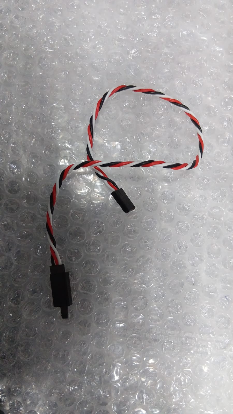 SAFECONNECT TWISTED 30CM 22AWG SERVO LEAD EXTENTION (FUTABA) CABLE WITH HOOK