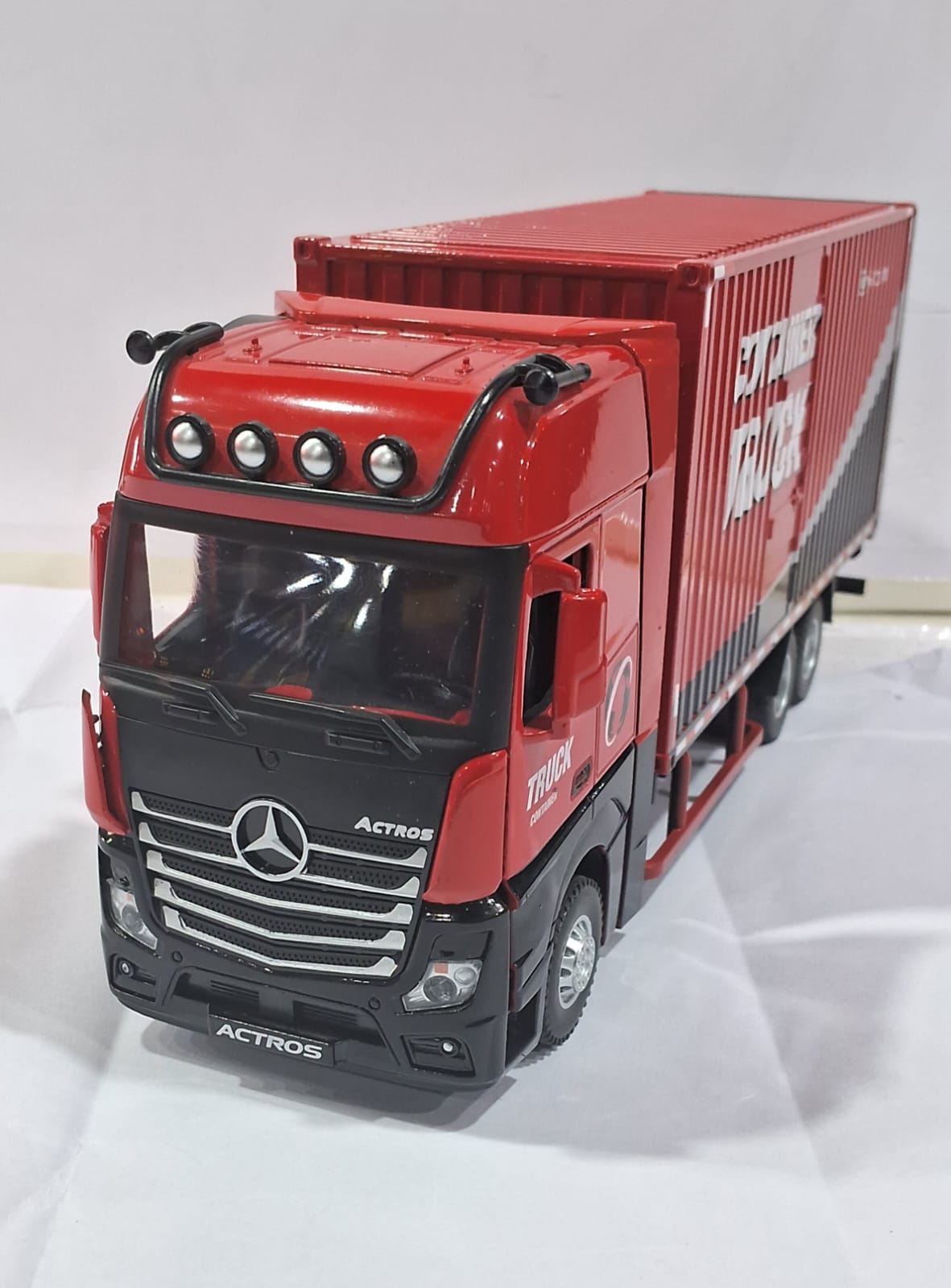 TRUCK 53522-43 1/24 DIE CAST MODEL LIGHT AND SOUND RED COLOR