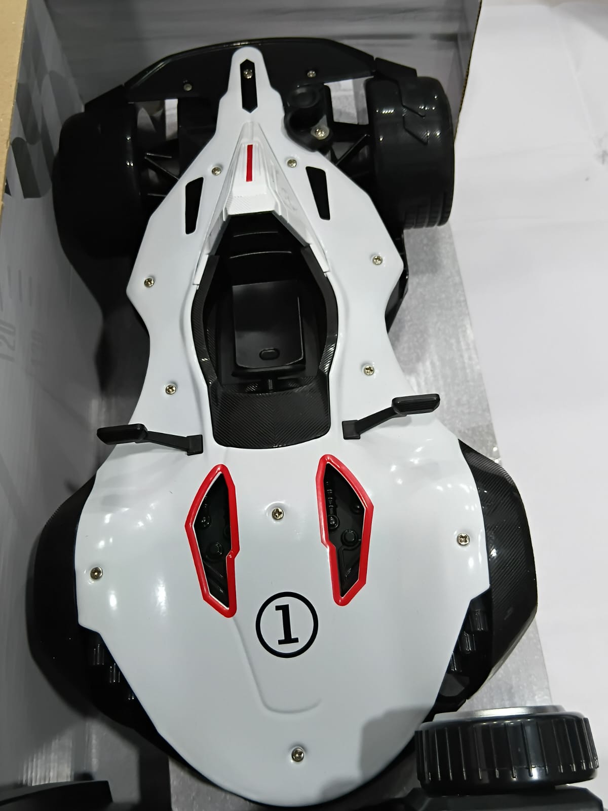MZ YY2034 1/12 2.4GHZ R/C DIECAST SPRAY RACING CAR WHITE COLOR