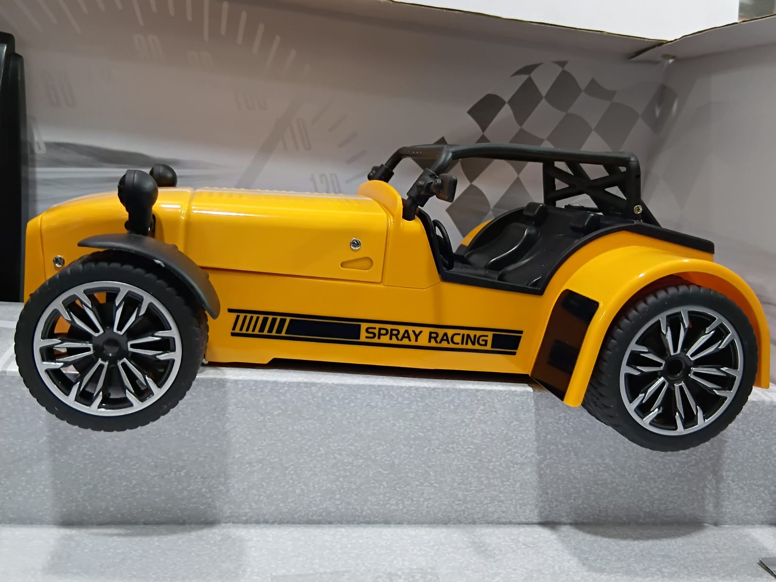 MZ YY2035 1/12 2.4GHZ R/C DIECAST SPRAY RACING CAR YELLOW COLOR