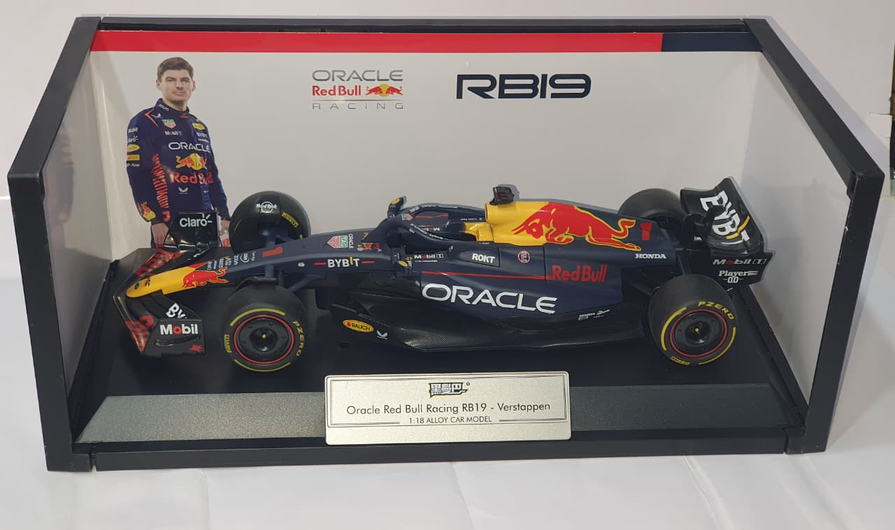 ORACLE RED BULL RACING F1801 RB19-VERSTAPPEN 1:18 DIE CAST MODEL
