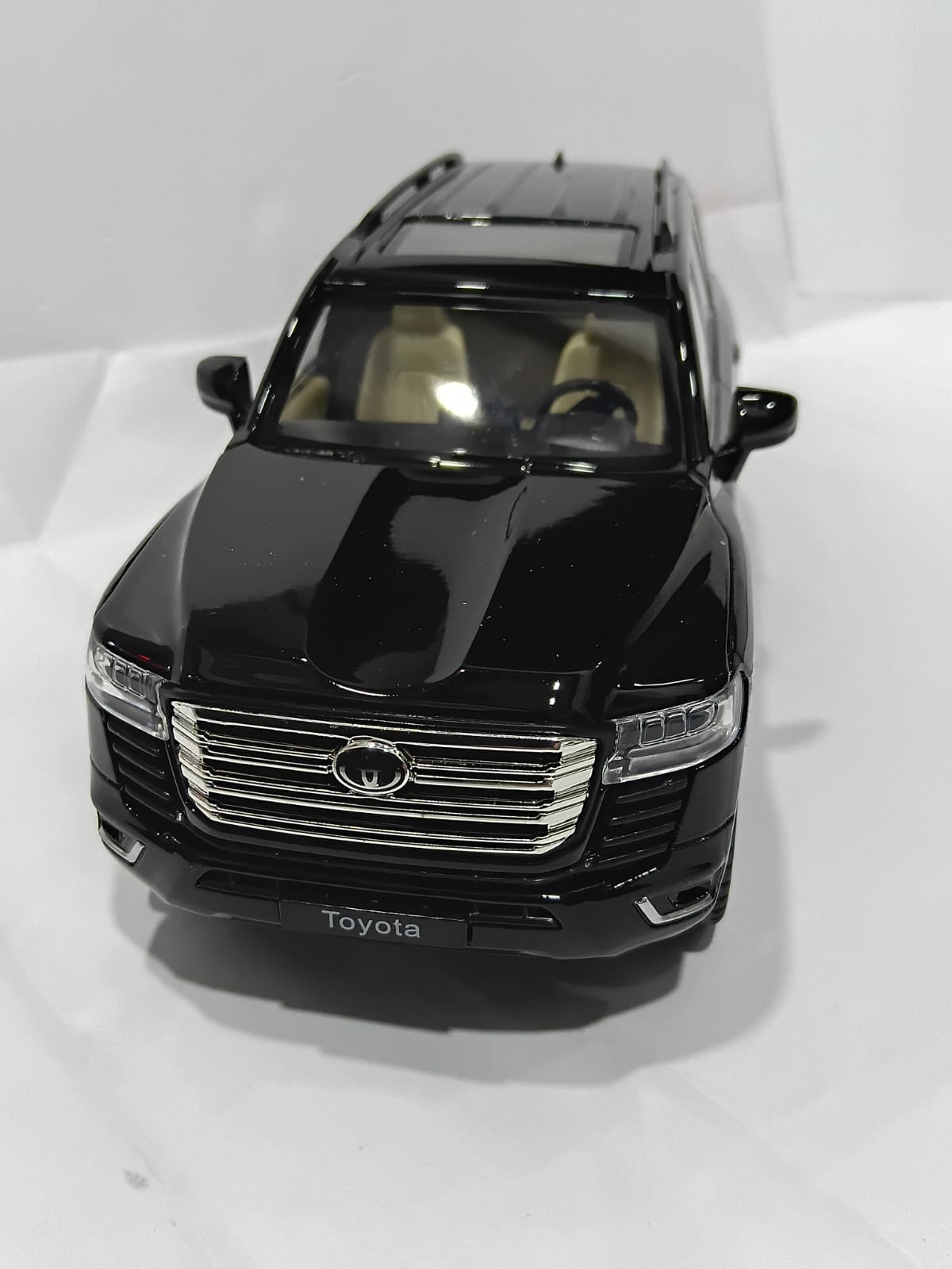 TOYOTA H08222C 1/24 LIGHT MUSIC WITH PULL BACK FUNCTION DIECAST MODEL CAR BLACK COLOR