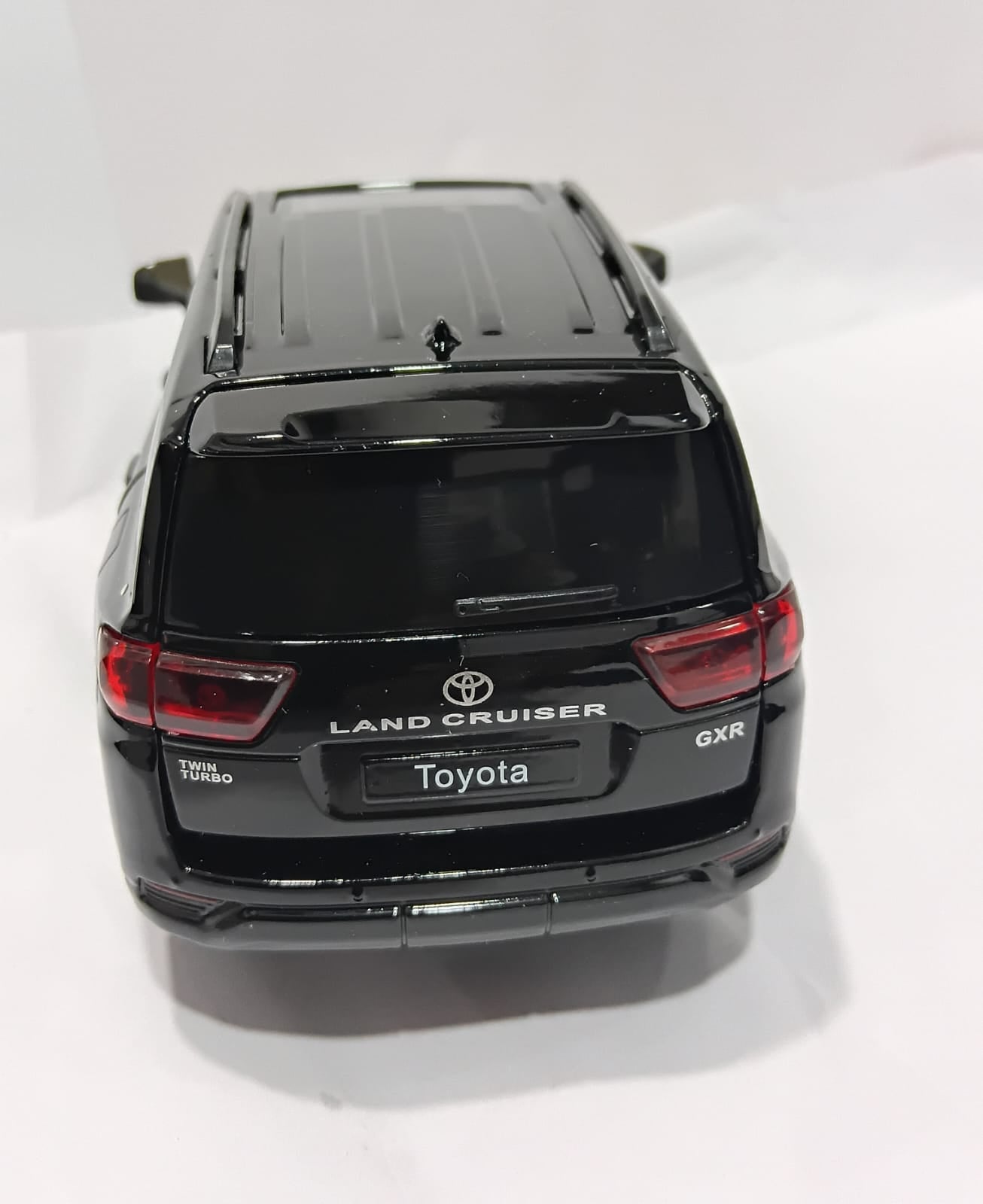 TOYOTA H08222C 1/24 LIGHT MUSIC WITH PULL BACK FUNCTION DIECAST MODEL CAR BLACK COLOR