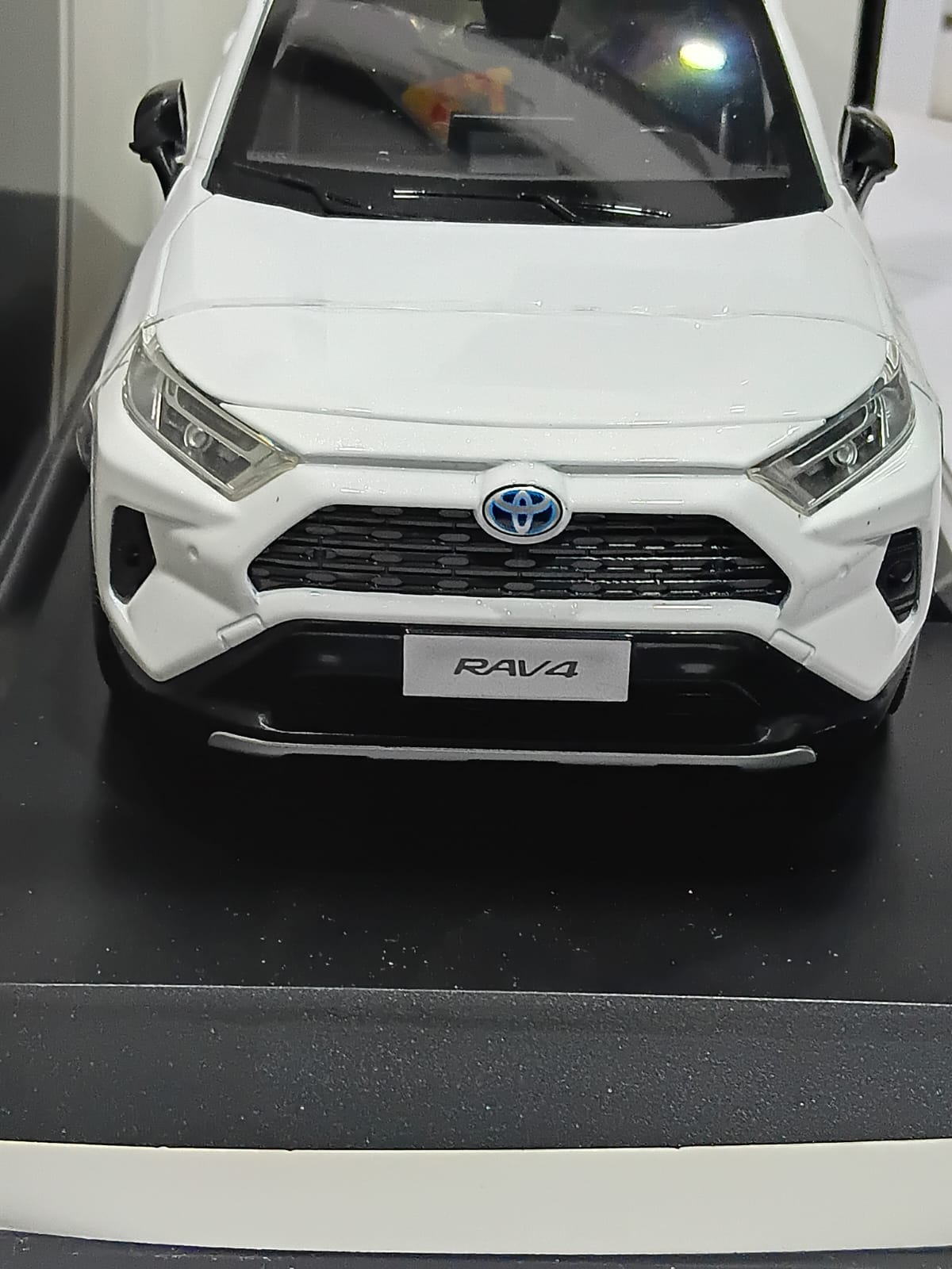 TOYOTA H1062 RAV4 2023 1:18 OPENING DOORS DIE-CAST METAL MODEL WHITE