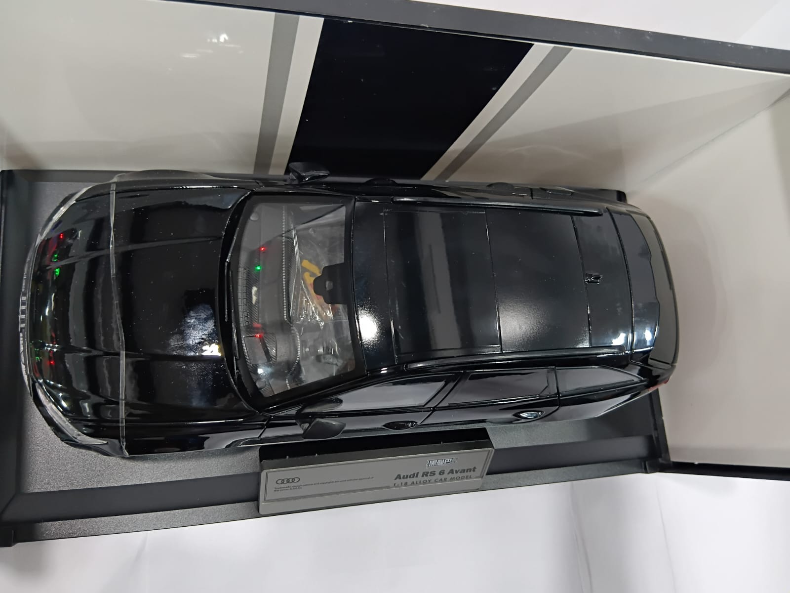 AUDI RS 6 H1152 AVANT 1:18 OPENING DOORS AND LED LIGHT WITH SOUND FUNCTION DIE-CAST MODEL BLACK