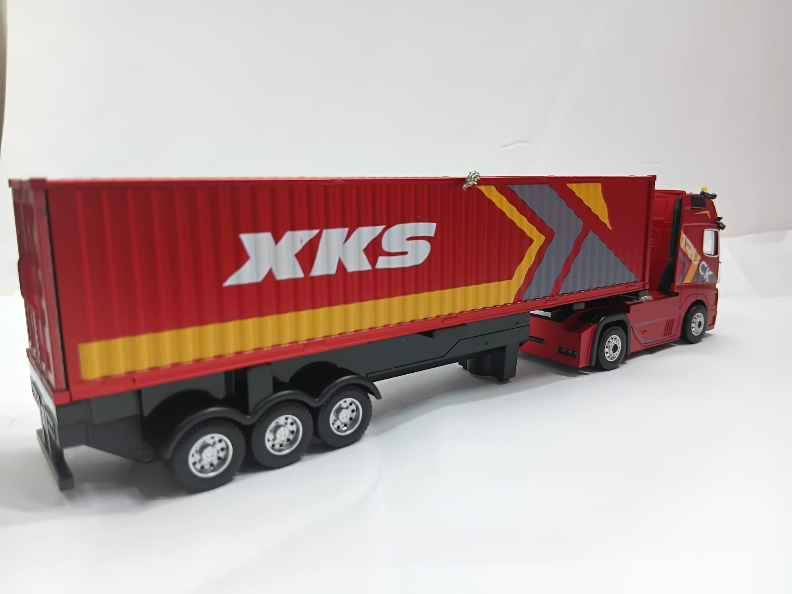WL TOYS 6408 2.4GHZ 1/64 R/C SEMI TRUCK WITH TRAILER RED COLOR
