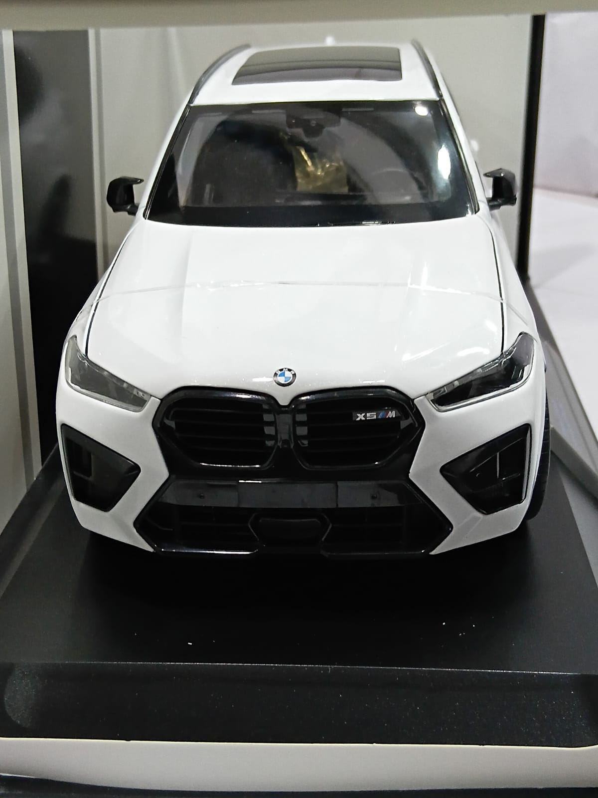 BMW X5 M H1262 COMPETITION LCI 1:18 OPENING DOORS DIE-CAST WHITE