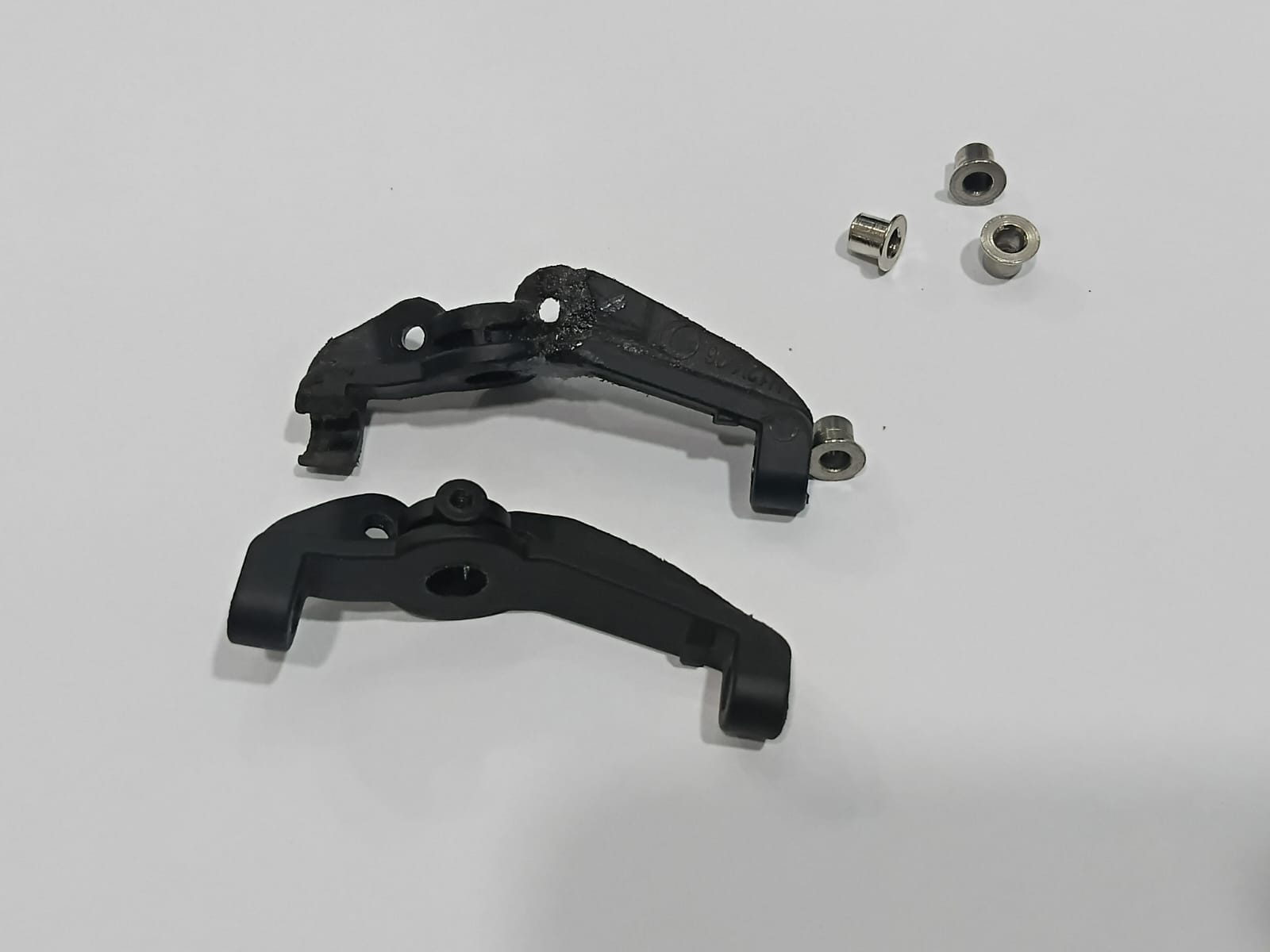 MJX HYPER GO H12Y+ (PLUS) FRONT AXLE ADAPTER (P12YSA04) ONE PIECE IS BROKEN (QUALITY PRE OWNED)