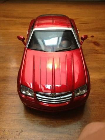 CHRYSLER CROSSFIRE-Motor Max -1-18 Scale Die-Cast Car